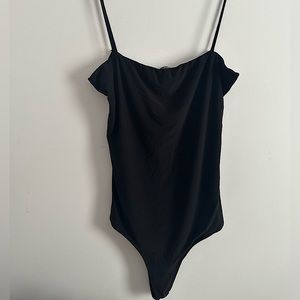 one piece black with strap , FASHIONOVA🖤